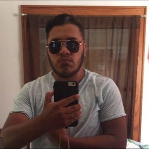 Meet your Posher, Emmanuel